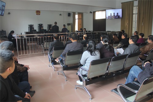 大悟法院举行新任人民陪审员宣誓仪式暨培训大会-旁听.JPG